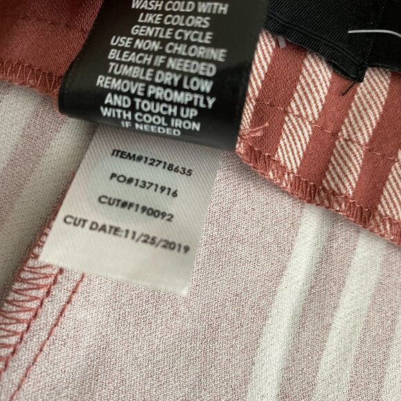 Torrid Self Tie Mid Short Stripe Dusty Rose Polyester NWT‎ Women's Size 20 - Picture 10 of 10